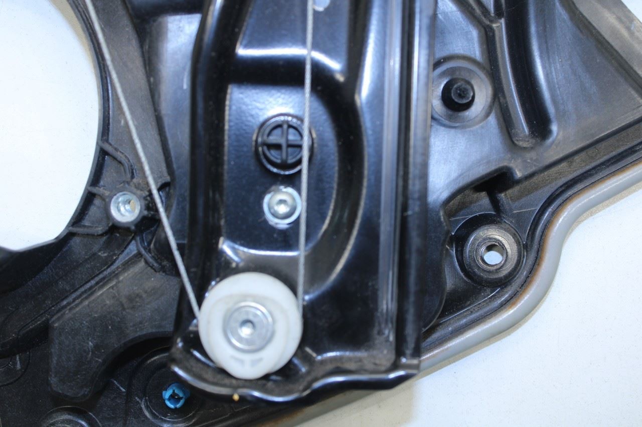 2017-19 Alfa Romeo Giulia Ti RR LH Door Window Regulator w/ Carrier 00505514980 - Alshned Auto Parts