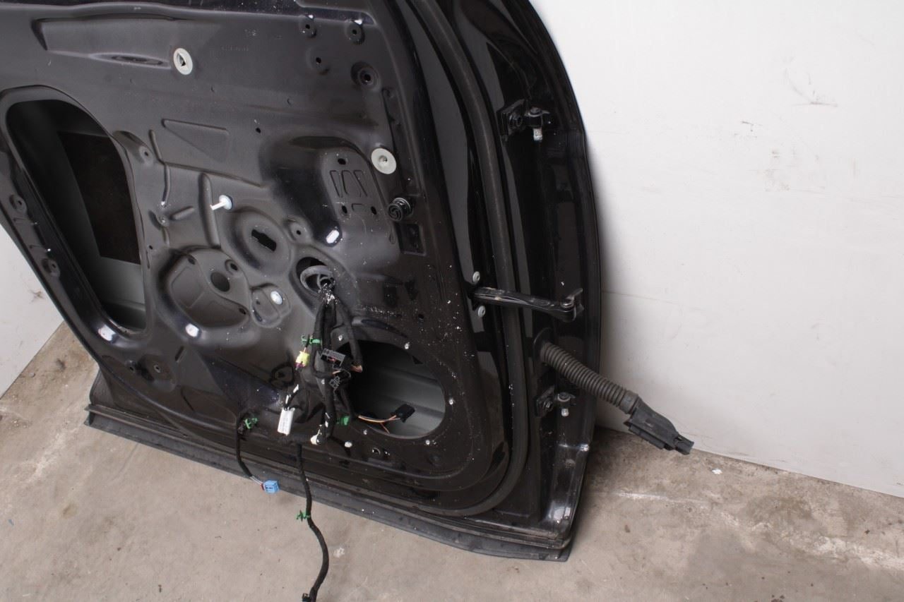 2018-22 Volkswagen Atlas S Front Left Driver Door Shell Panel 3CN831055M *ReaD* - Alshned Auto Parts