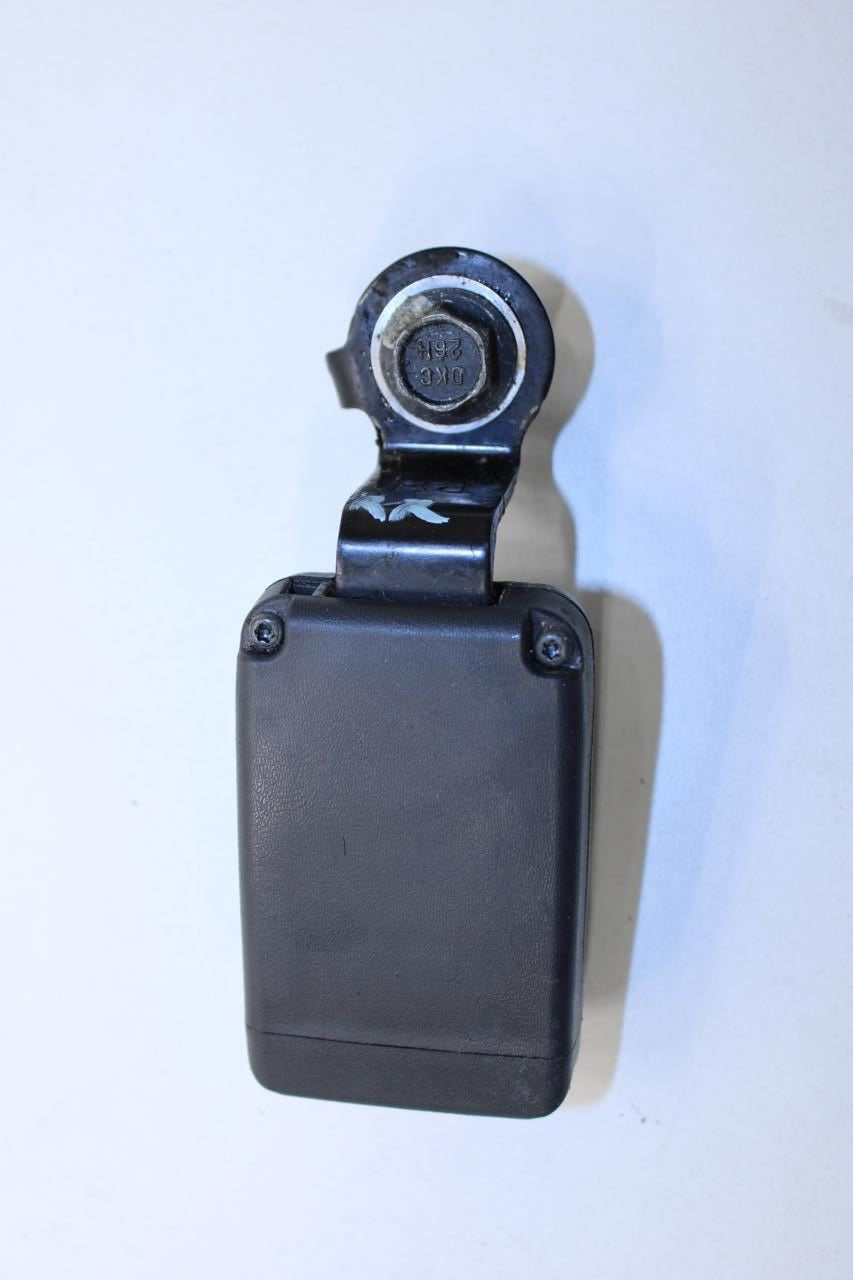 2015-21 Hyundai Tucson Value Rear RH and LH Center 2nd Row Seat Belt Buckle Set - Alshned Auto Parts