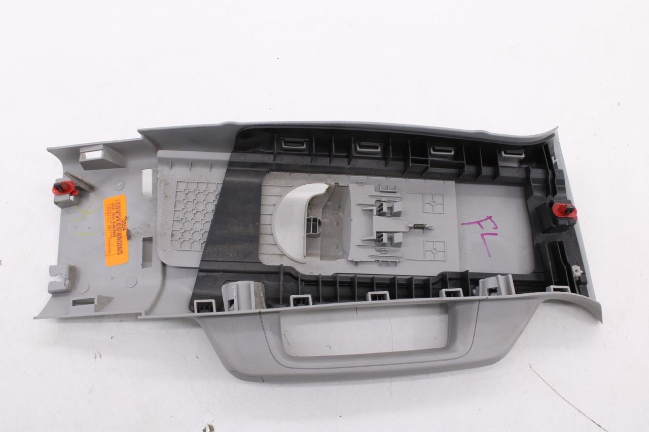 14-19 Chevrolet Silverado 1500 2WT RH and LH Center Upper B-Pillar Trim 232344358