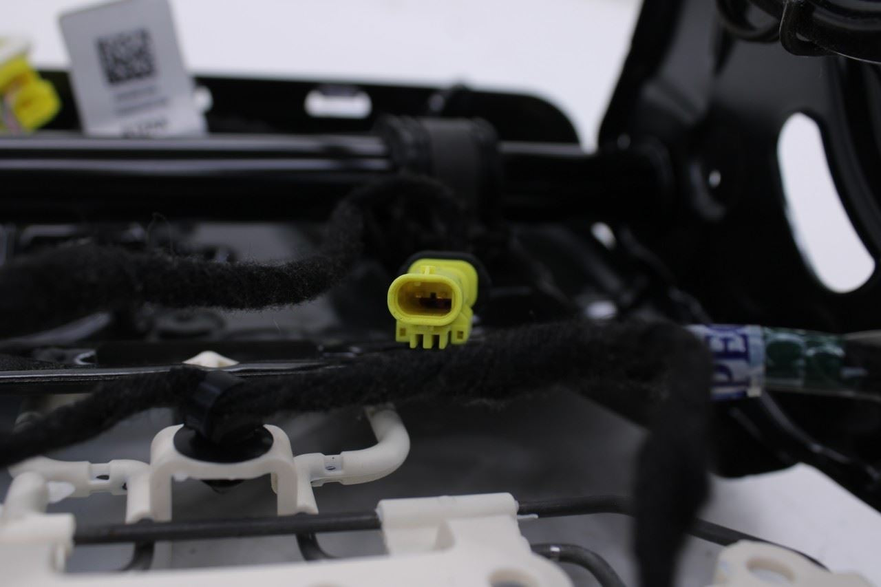 2019-25 Ram 1500 Big Horn Crew Cab 5.7L Front Right Side Seat Lower Track Frame9