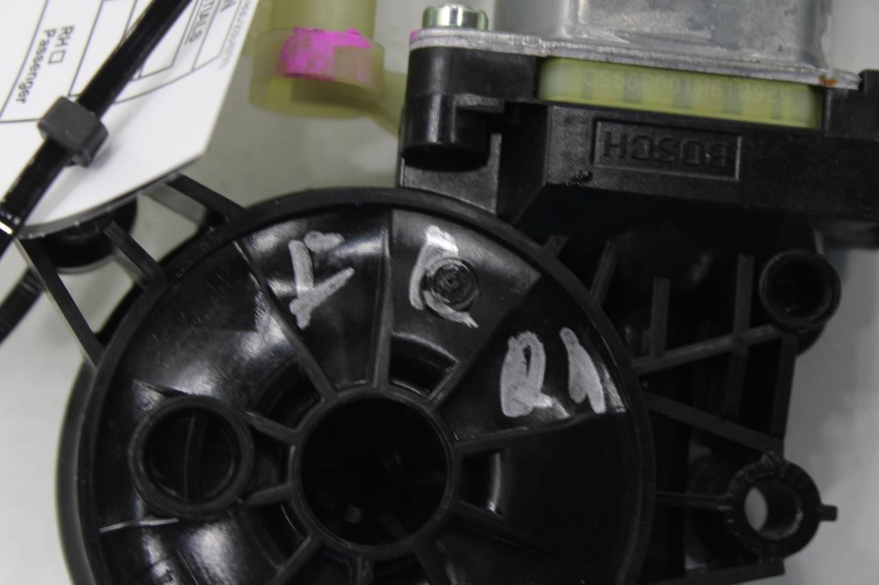 2020-2024 Hyundai Sonata SE Front Right Door Power Window Motor 82460-L1000 OEM - Alshned Auto Parts