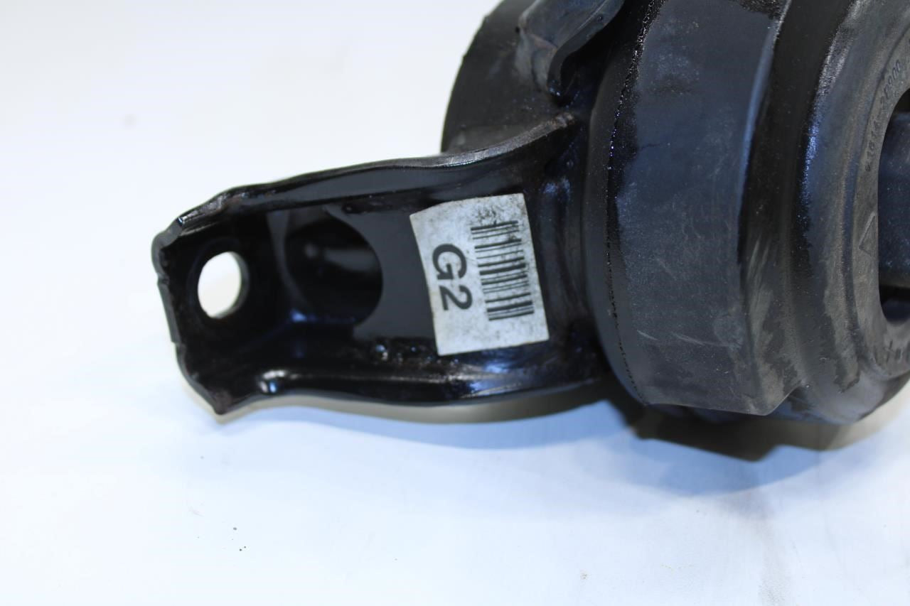 2014-2015 Kia Sorento 3.3L Front Right Side Engine Mount Bracket 21810-2P950 OEM - Alshned Auto Parts