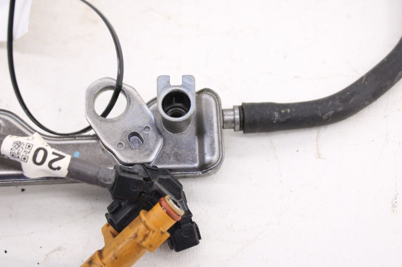 2015-23 Toyota Tacoma SR5 Double Cab 3.5L 4WD Upper Fuel Delivery Rail w/ Sensor7