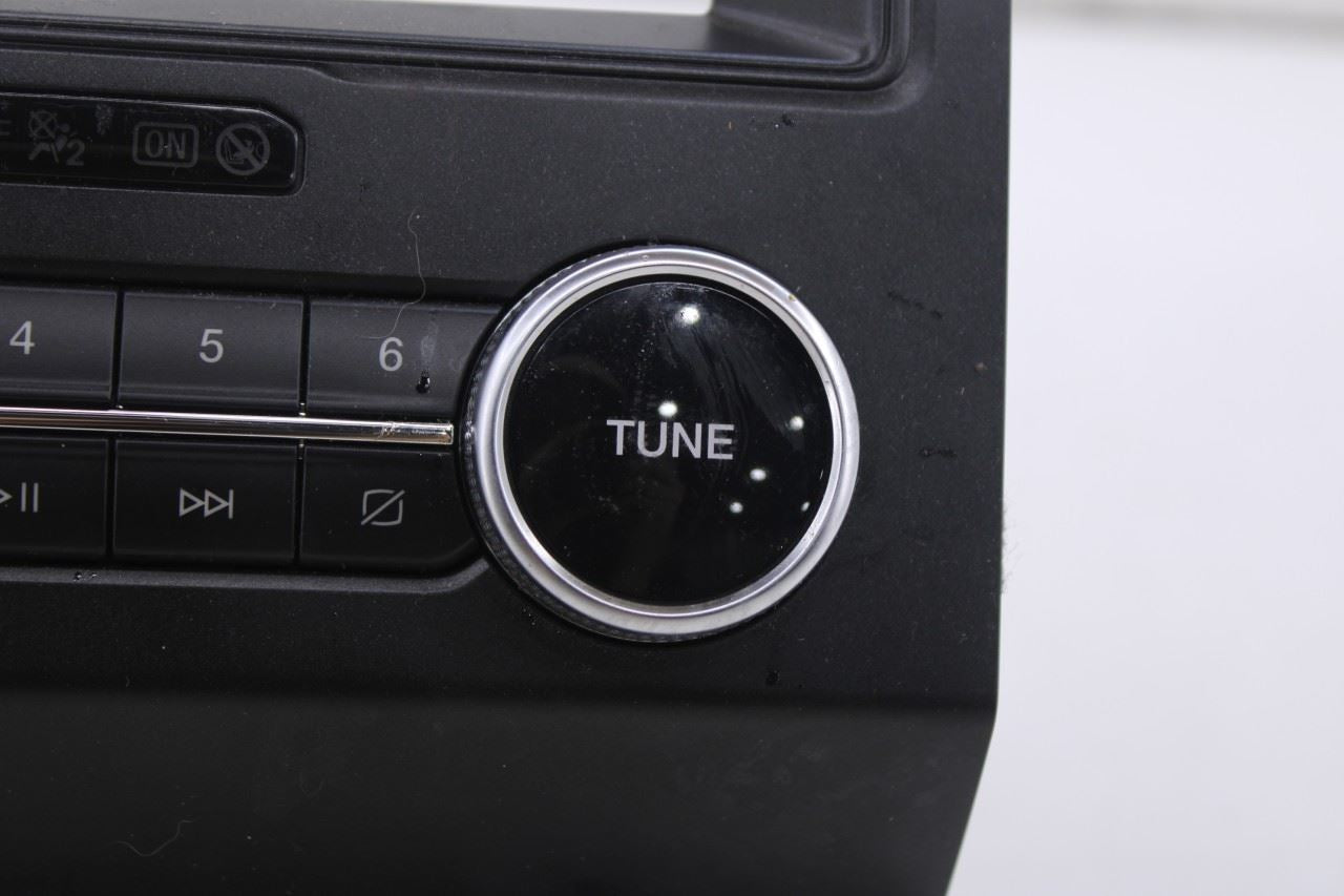 2020-21 Ford Expedition Max XLT Dash Audio Radio Faceplate Climate Control Panel7