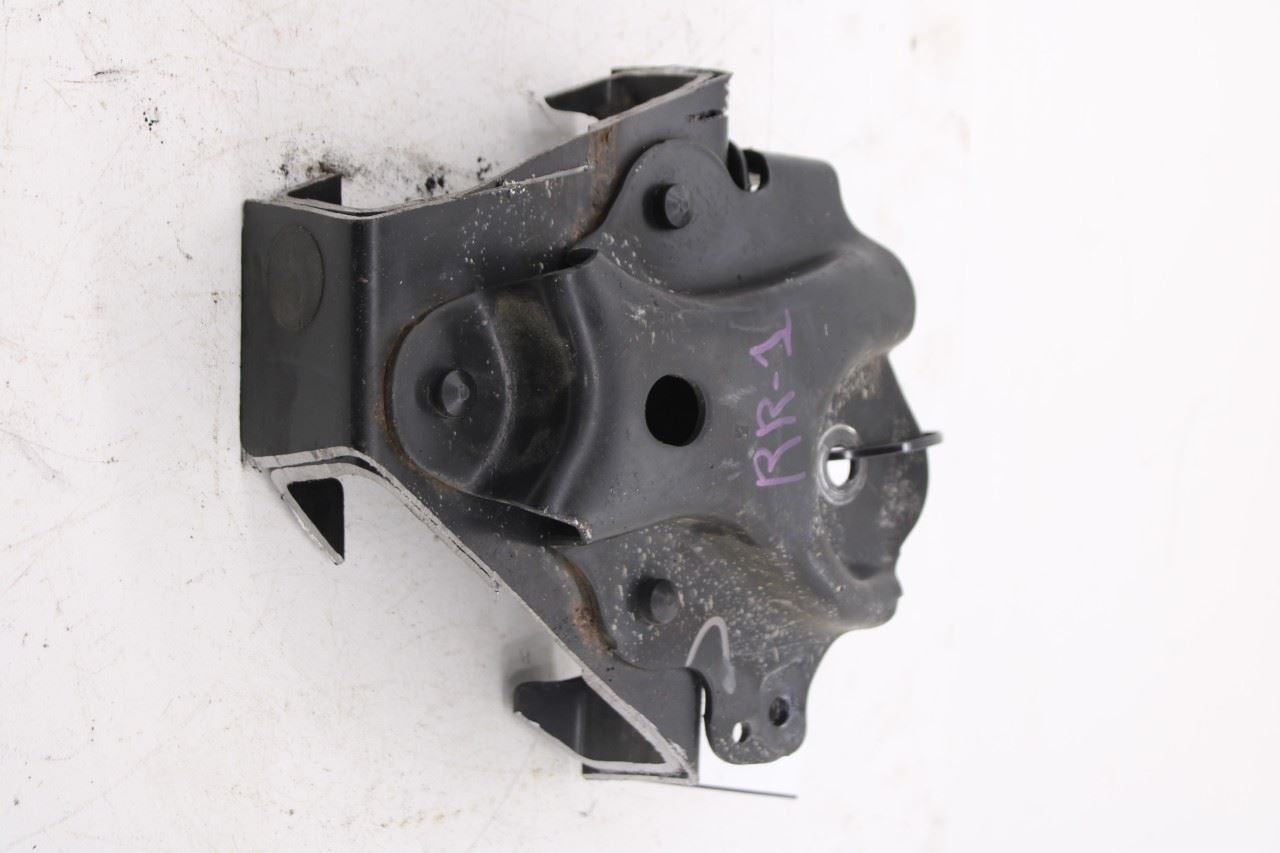 15-23 Toyota Tacoma SR5 3.5L Rear Frame Right Side Leaf Spring Mount Bracket Set3