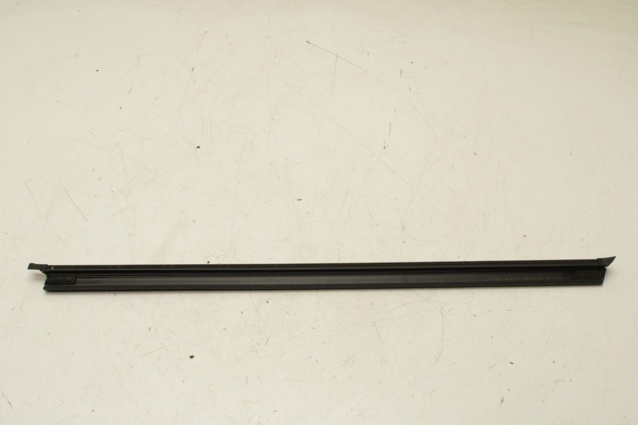 2023-25 Kia Sportage Hybrid EX Front Right Door Belt Outer w/ Inner Weatherstrip - Alshned Auto Parts