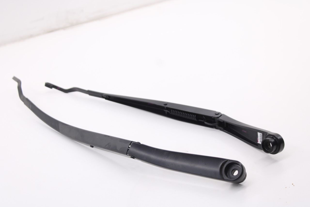 2021-25 Hyundai Elantra SE Front Left and Right Windshield Wiper Arm 98321-AA0000