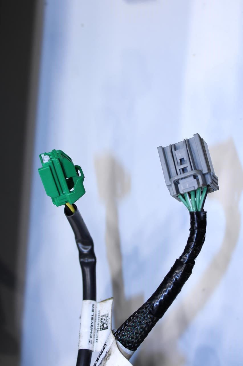 11-21 Jeep Grand Cherokee Front Left Side Seat Back Upper Cushion 68101099AA OEM - Alshned Auto Parts