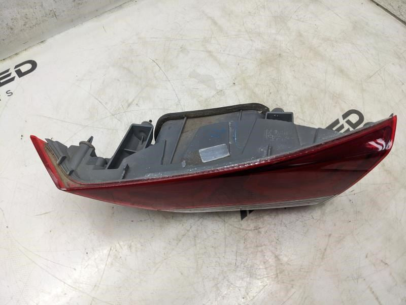 16-18 Hyundai Elantra SE 2.0L Rear Right Side Inner Tail Light Lamp 92404-F30002