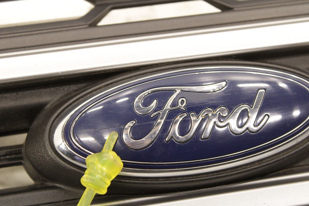 2018-2022 Ford EcoSport SE 1.0L FWD Front Center Radiator Upper Grille w/ Emblem - Alshned Auto Parts