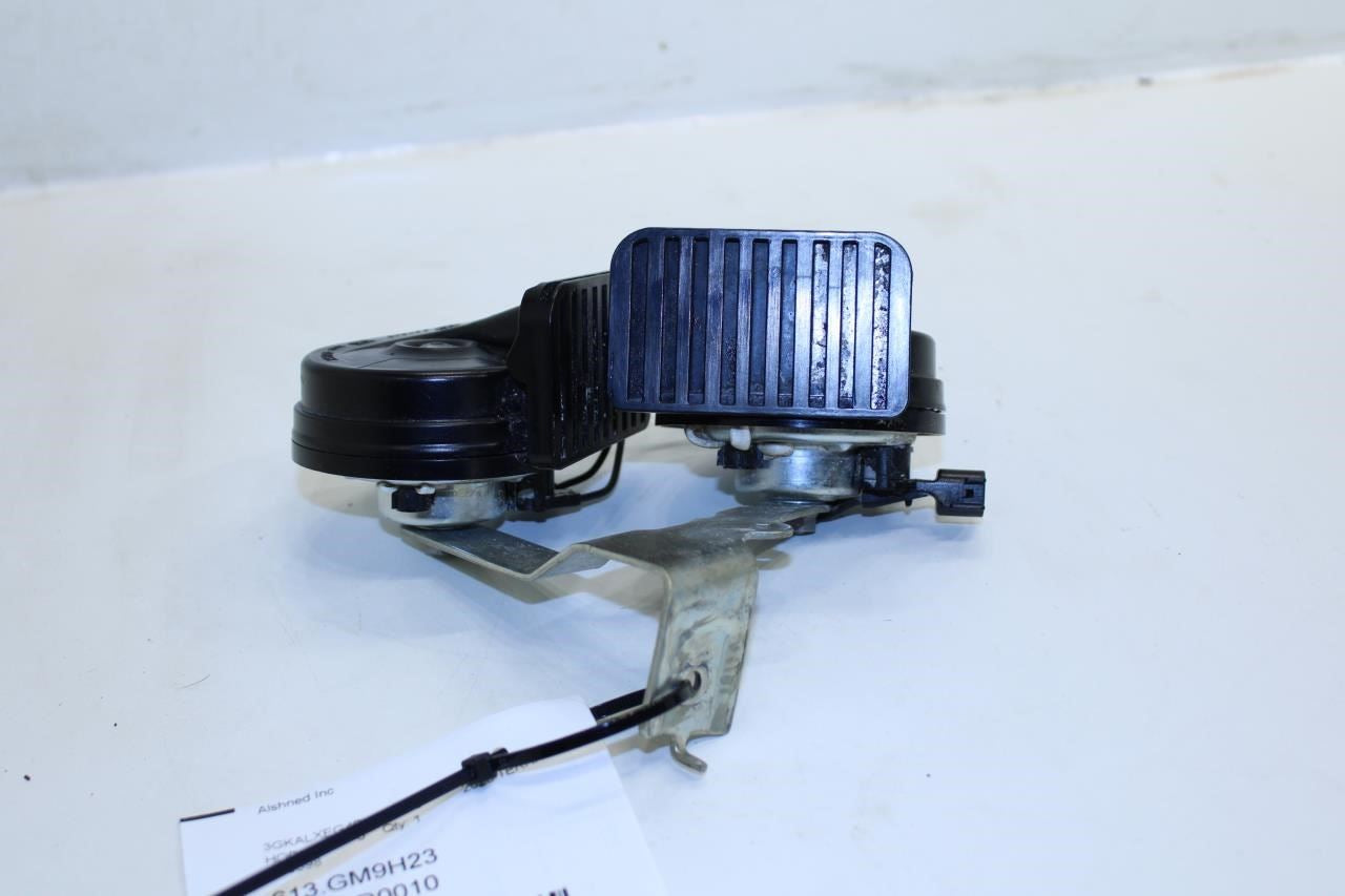 2018-2024 GMC Terrain Denali High and Low Note Horn w/ Bracket 84334536 OEM - Alshned Auto Parts