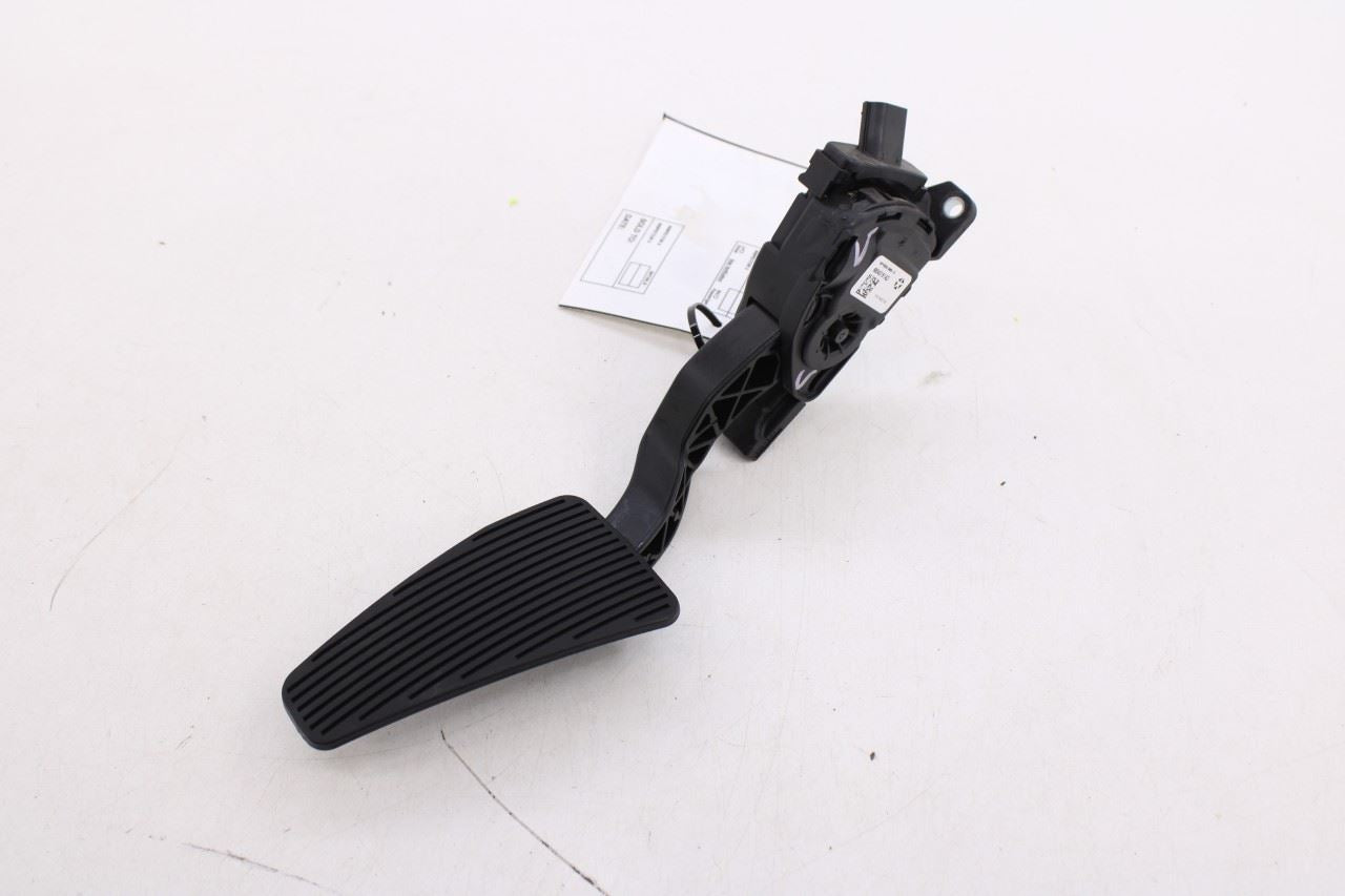 14-24 Ram 1500 Classic Quad Cab Accelerator Throttle Gas Pedal Sensor 68043161AD0