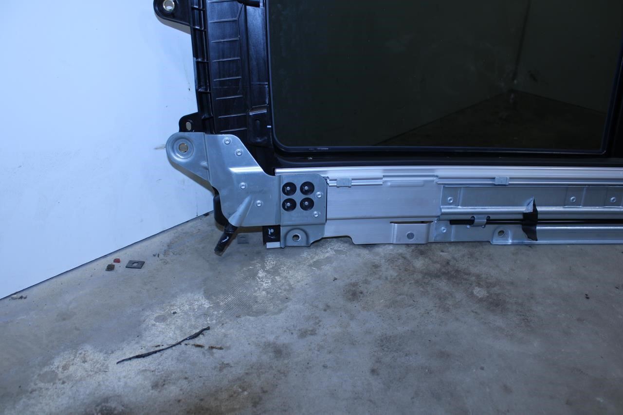 2018-2024 GMC Terrain Denali Roof Panoramic Sunroof Assembly 84637398 OEM - Alshned Auto Parts