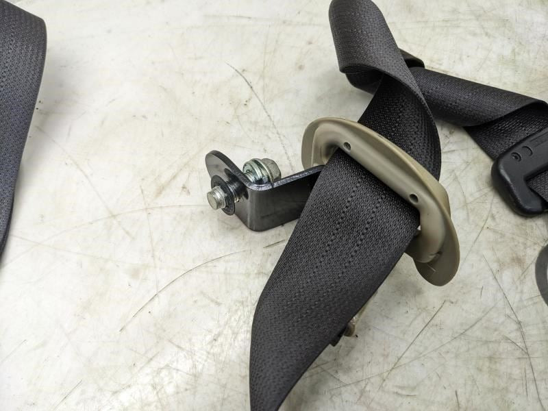 2009-11 Kia Soul+ GL Rear Left Side 2nd Row Seat Belt Retractor 89810-2K500 OEM3