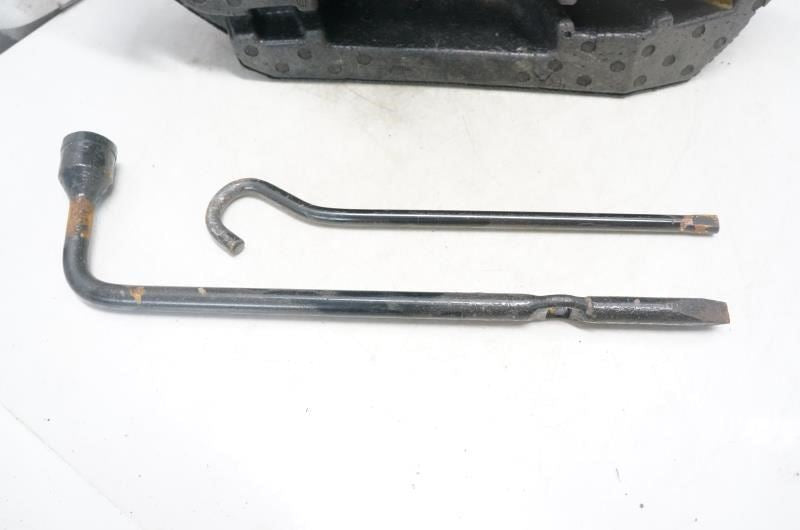 2011-16 Jeep Grand Cherokee Lift Jack and Tool Kit w/ Foam Holder 68068665AC OEM - Alshned Auto Parts