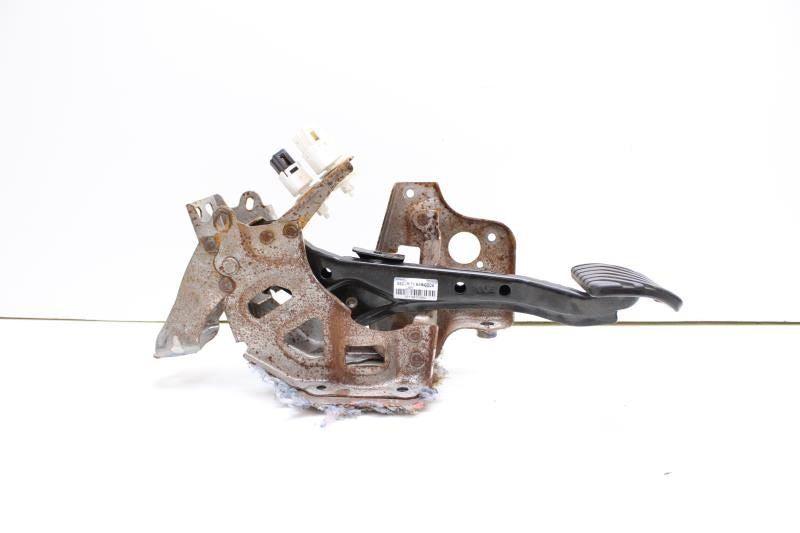 2019 Nissan Altima Brake Pedal w/ Bracket 46501-6CA0A OEM - Alshned Auto Parts