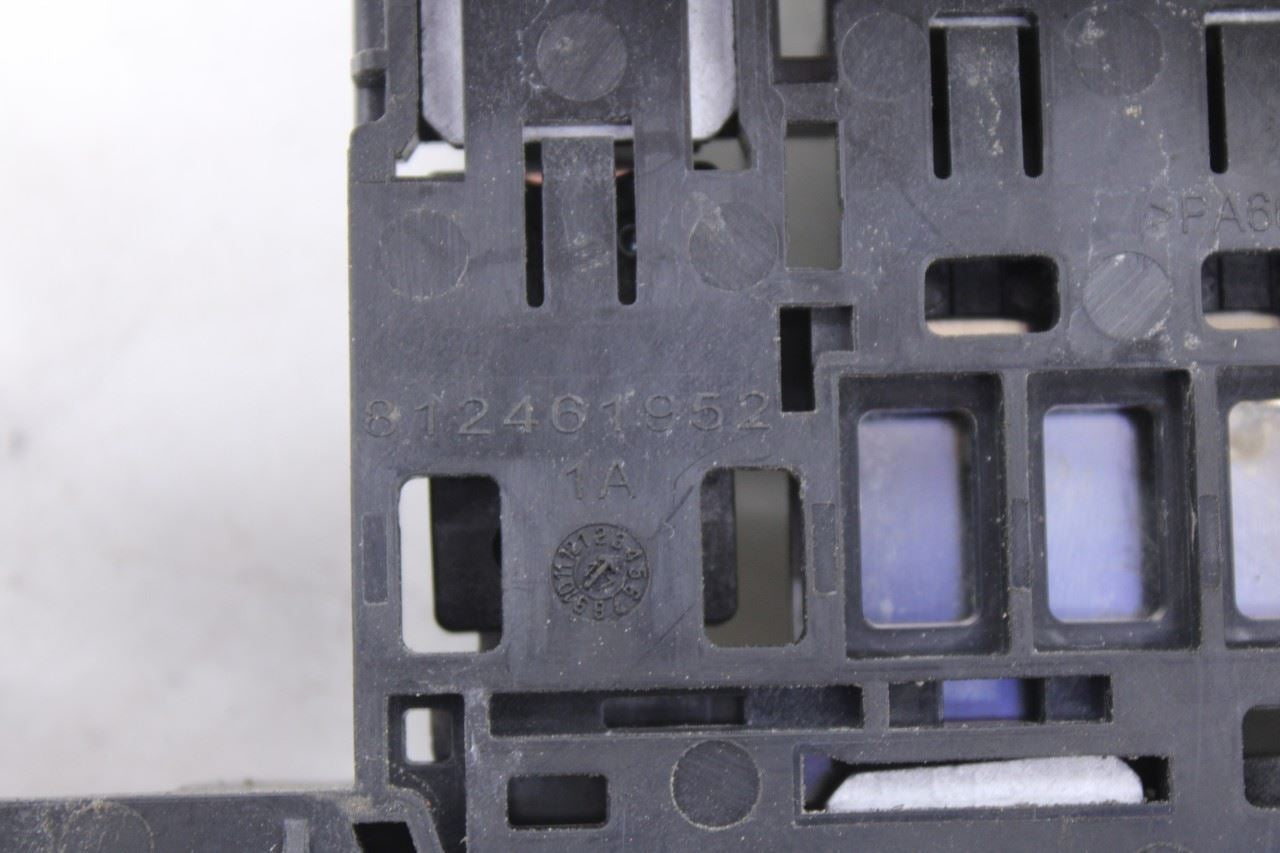 18-22 Chevrolet Equinox Gmc Terrain Battery Distribution Fuse Block 85134219 OEM11