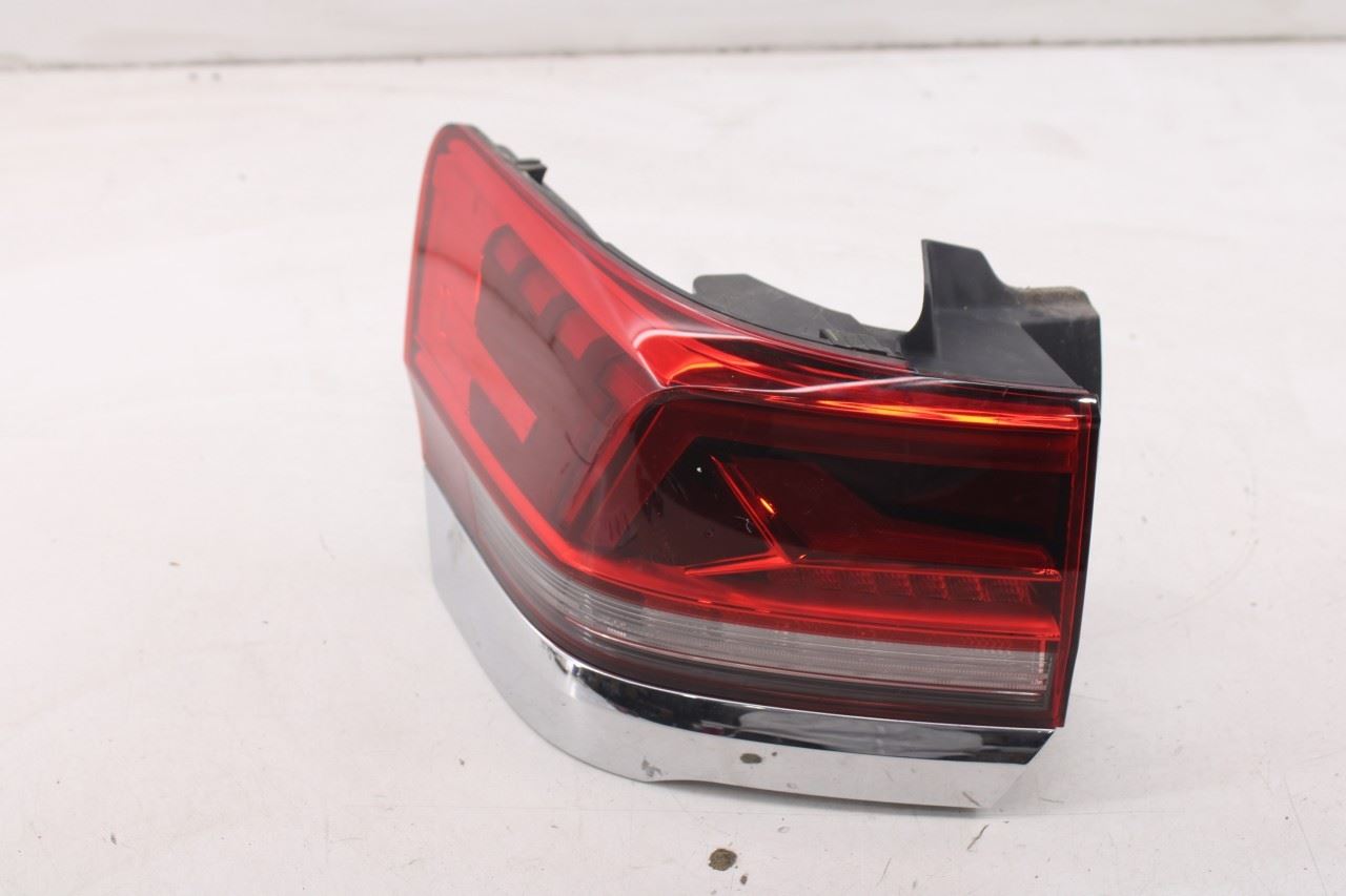 2021-24 Volkswagen Atlas SE Rear Left Driver Side Tail Light Lamp 3CN-945-095-D0