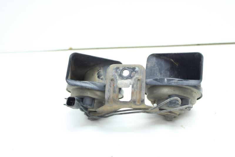 2011-2016 Ford F250 SD High and Low Dual Tone Note Horn w/ Bracket BC3Z-13832-A - Alshned Auto Parts