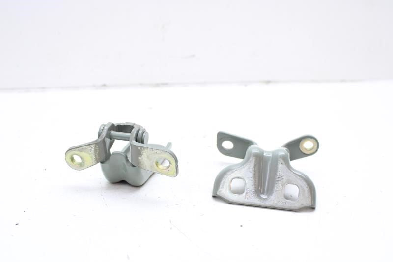 2024-25 Chevrolet Trax Front Right Side Door Hinge Upper and Lower 13501715 OEM - Alshned Auto Parts