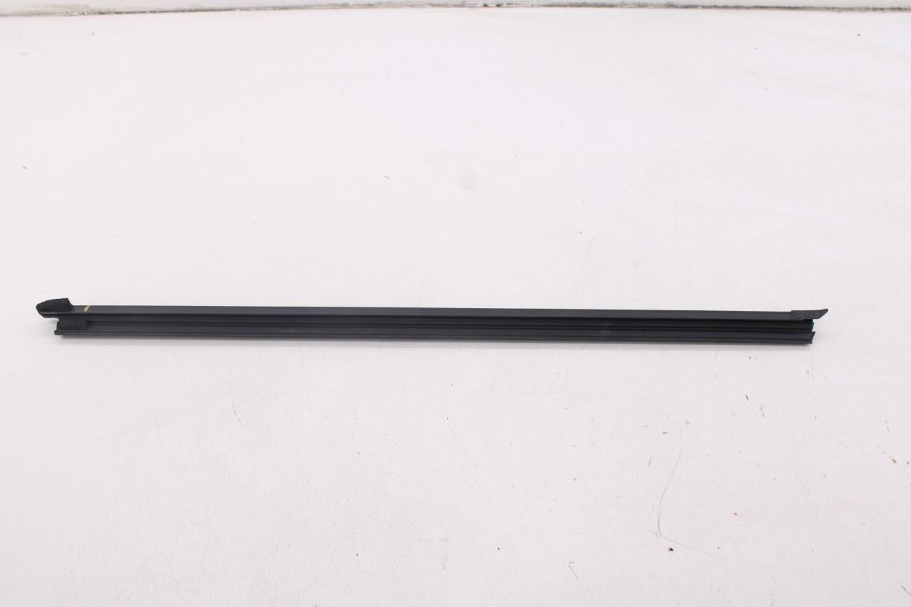 2019-2023 Hyundai Santa Fe SEL Front Right Door Run Channel w/ Belt Weatherstrip7