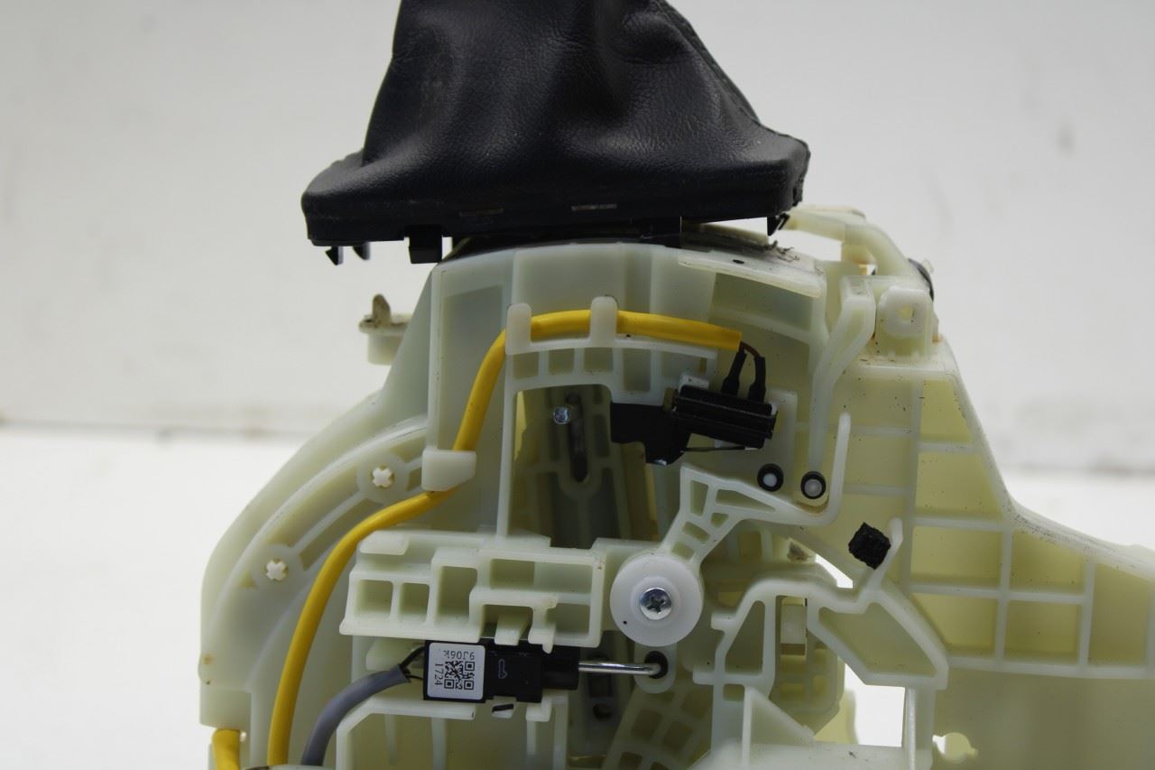 2019-2020 Kia Sorento LX 3.3L FWD Automatic Transmission Gear Shifter Lever Knob - Alshned Auto Parts