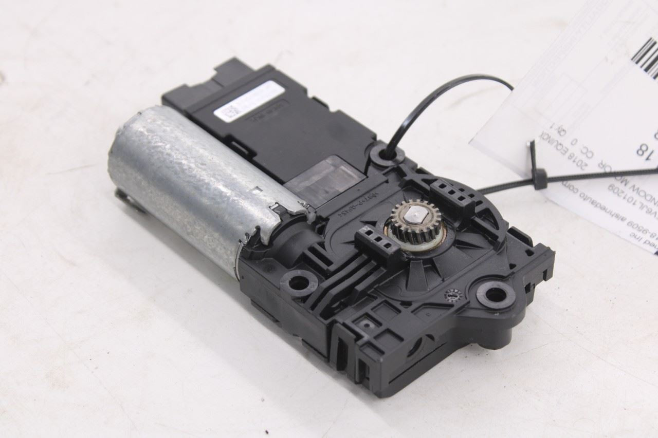 2018-2024 Chevrolet Equinox Gmc Terrain Sunroof Motor 84606456 OEM10
