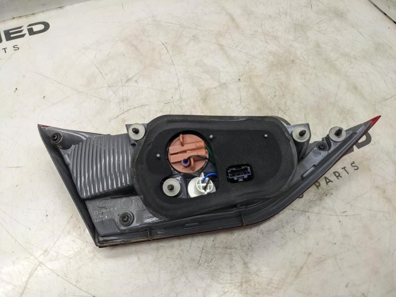 16-18 Hyundai Elantra SE 2.0L Rear Right Side Inner Tail Light Lamp 92404-F30005