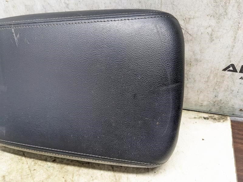 2016-2018 Kia Sorento Center Console Armrest Lid Cover 84660-C6000WK OEM *ReaD*