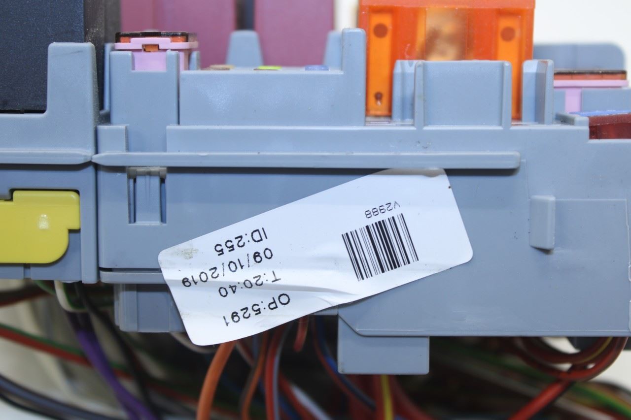 17-21 Jeep Renegade Sport 2.4L FWD Engine Fuse Relay Box Module w/ Wire Harness - Alshned Auto Parts
