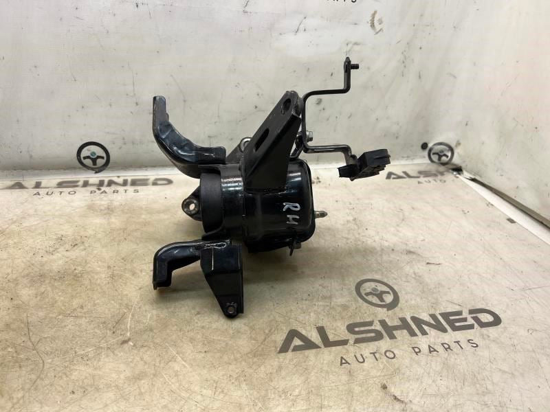 2011-15 Toyota Prius Two 1.8L FWD Right Engine Support Mount Bracket 12305-373003