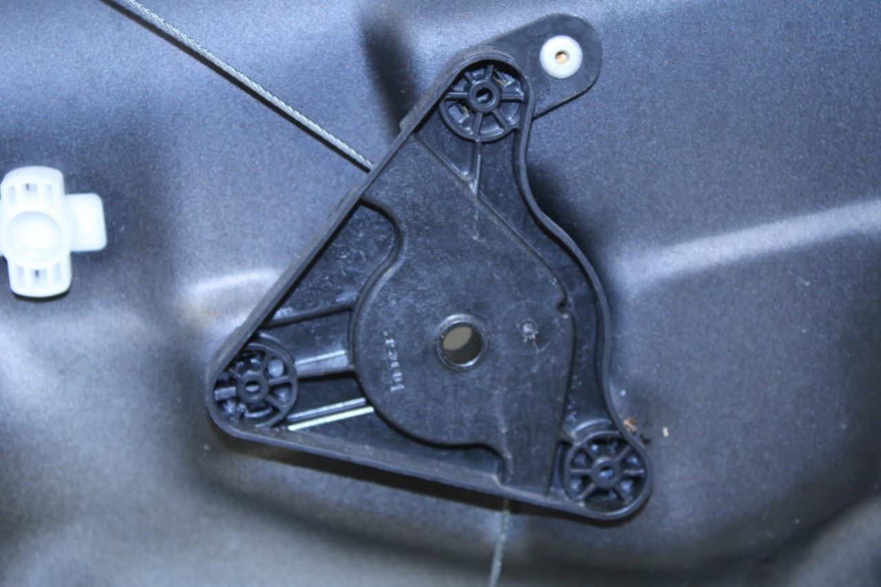 10-16 Porsche Panamera 4 Front Right Side Door Window Regulator w/ Carrier Plate - Alshned Auto Parts