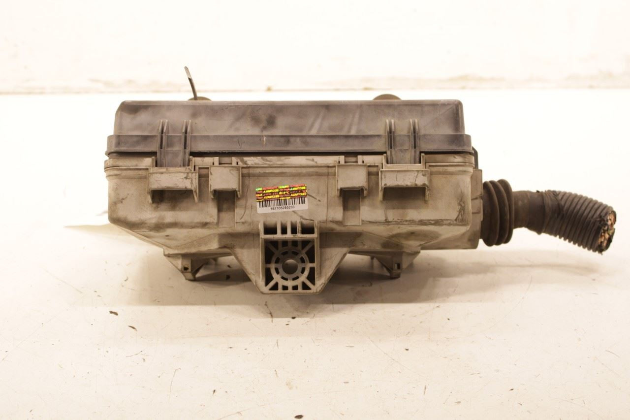 2012-2020 Isuzu NPR HD Fuse Relay Box 8-98113-687-0 OEM - Alshned Auto Parts