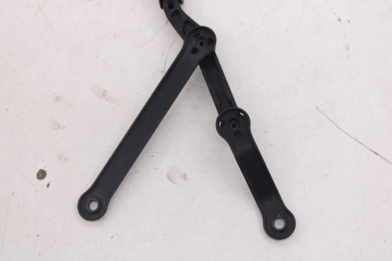 2015-2023 Mercedes-Benz C300 4Matic Front Left and Right Windshield Wiper Arm12