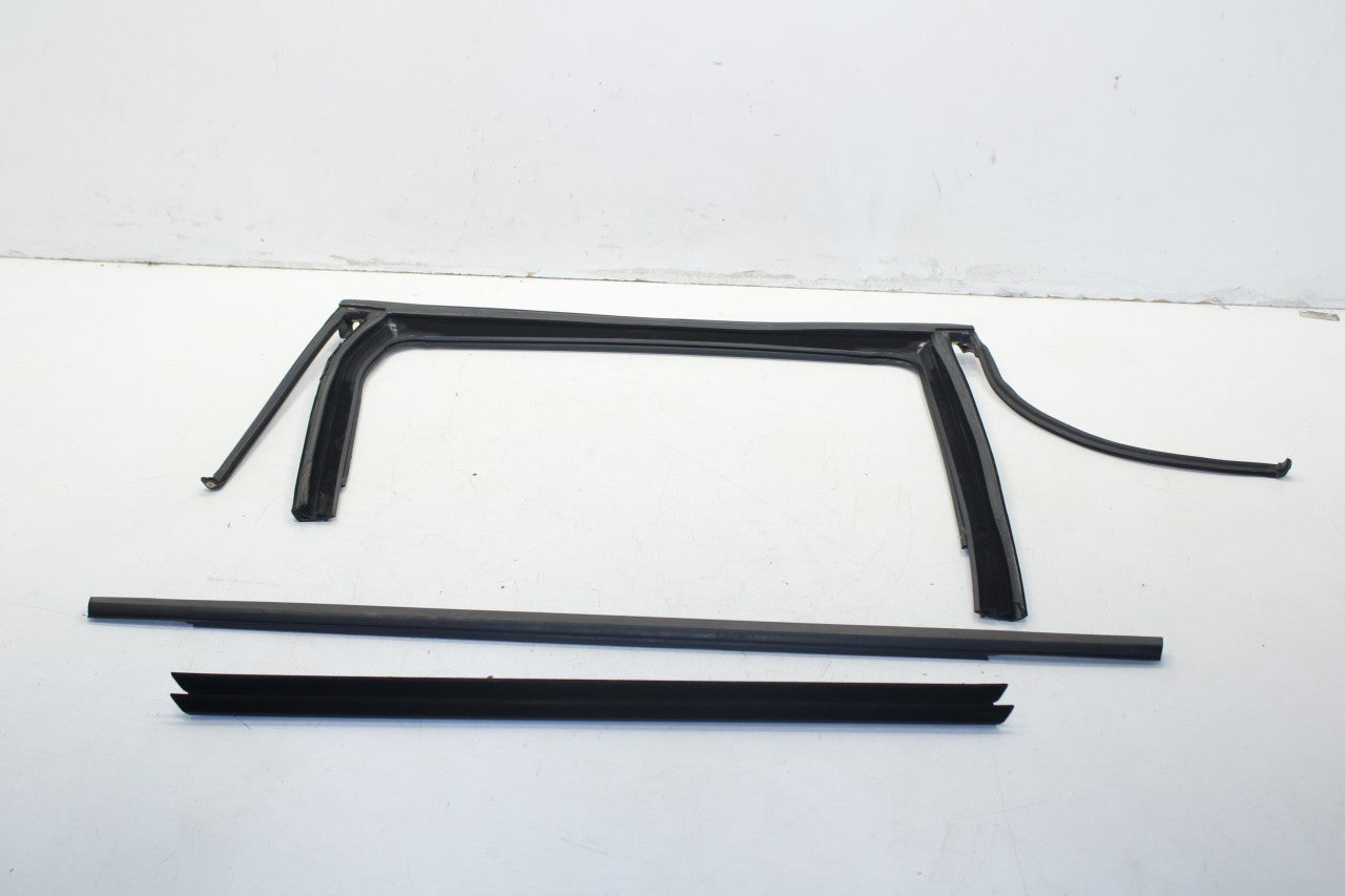 2014-2023 Jeep Cherokee Rear Right Door Run Channel w/ Belt Molding Weatherstrip - Alshned Auto Parts