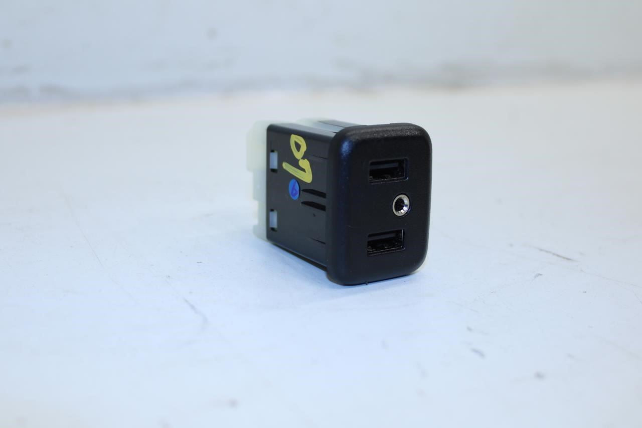 2017-20 Buick Encore Center Console Dual USB Adapter Auxiliary Jack 13519224 OEM - Alshned Auto Parts