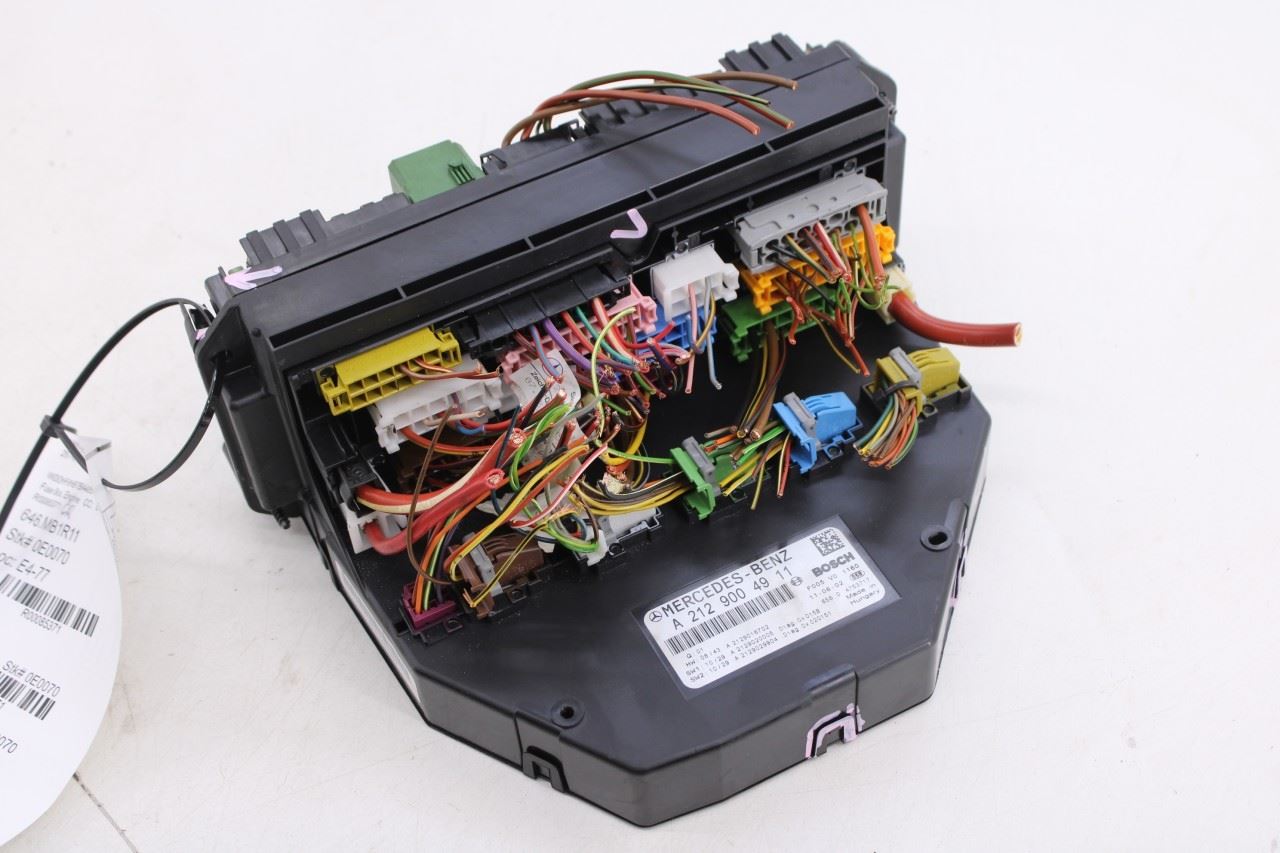 10-13 Mercedes-Benz E350 Luxury 3.5L Front SAM Fuse Relay Junction Block *ReaD*7