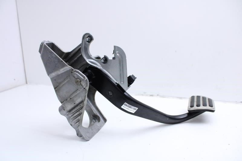 2002-2009 Land Rover Range Rover 4.2L Brake Pedal w/ Bracket SKB500220WQD OEM - Alshned Auto Parts