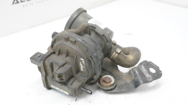 2006-2014 Volkswagen Golf GTI Emission System Fuel Vapor Leak Detection Pump0