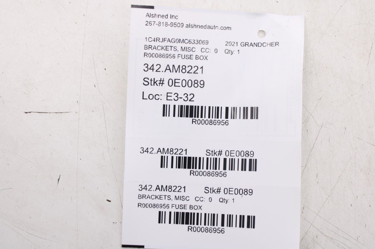 14-21 Jeep Grand Cherokee Laredo 4X4 Power Distribution Center Fuse Box Bracket14