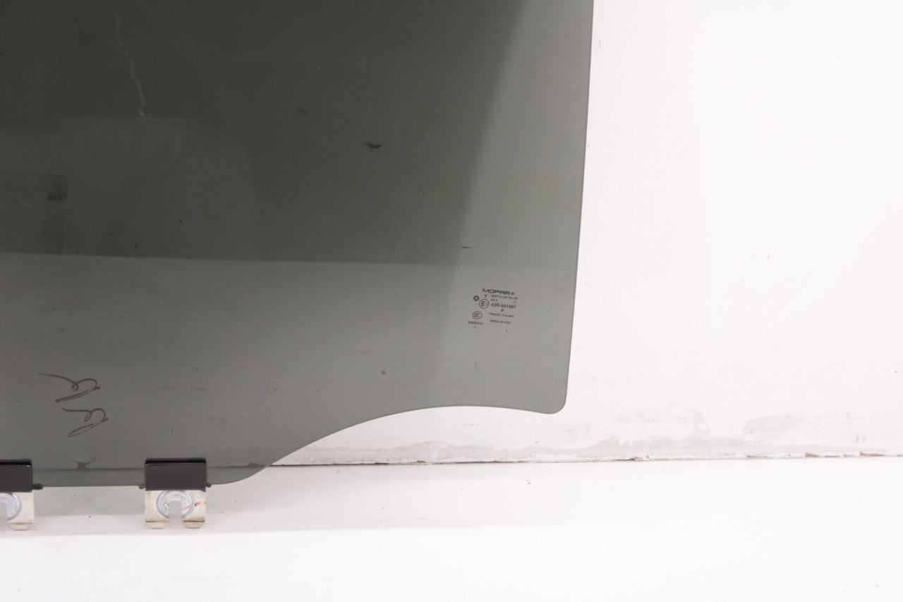 2015-2023 Jeep Cherokee Limited Rear Right Side Door Window Glass 68104622AC OEM - Alshned Auto Parts