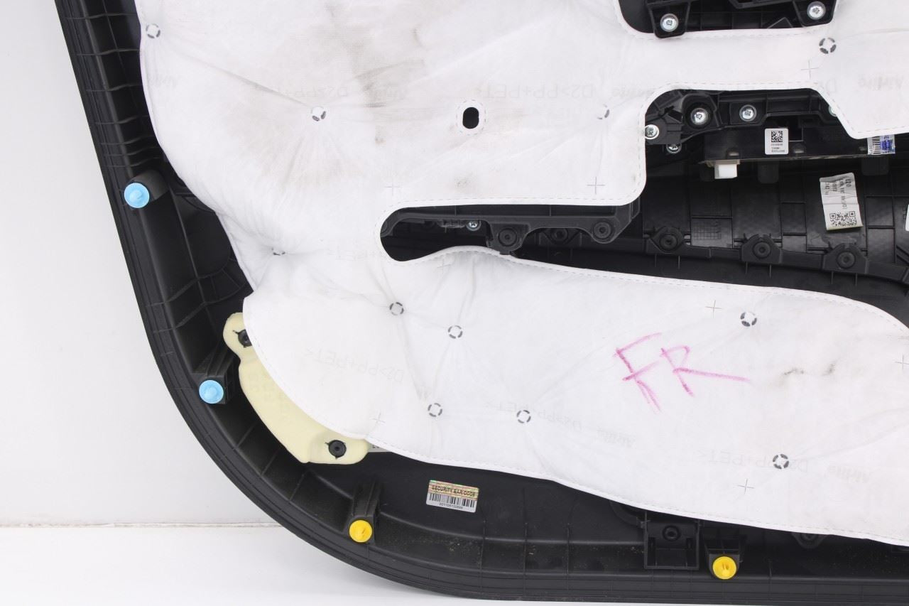 2019-21 Hyundai Veloster Front Right Passenger Side Door Trim Panel 82725-J300015