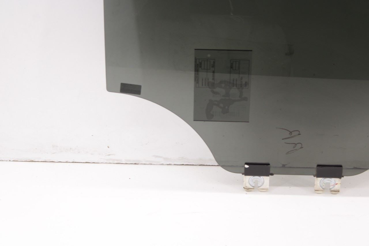 2015-2023 Jeep Cherokee Limited Rear Right Side Door Window Glass 68104622AC OEM - Alshned Auto Parts