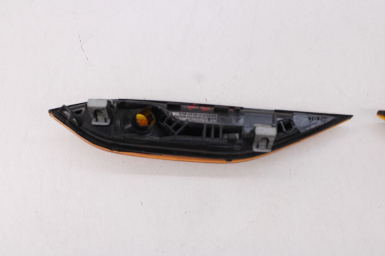 2011-2014 Porsche Cayenne S Front Right and Left Side Marker Light 958631071006