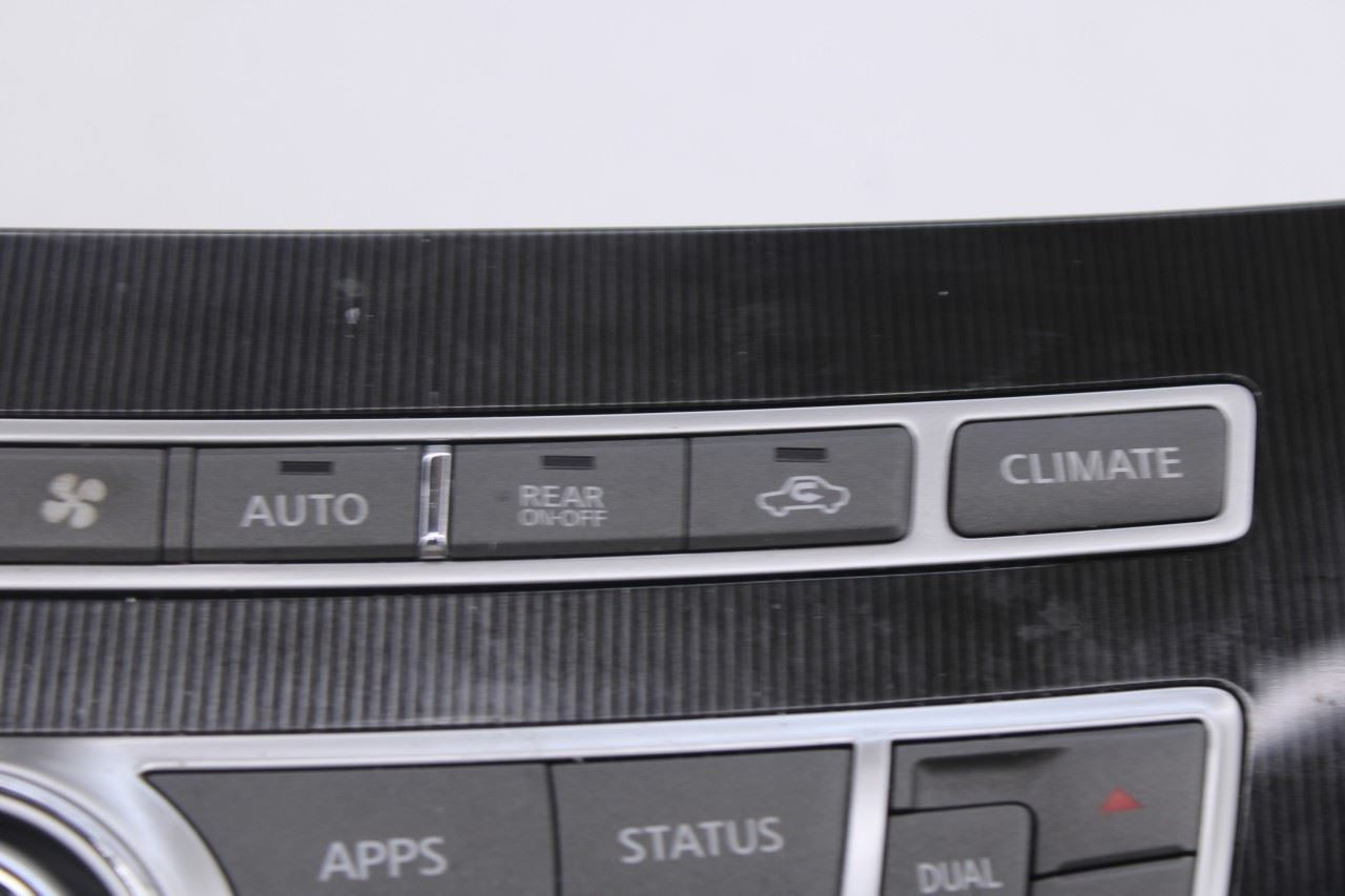 2016-2019 Infiniti QX60 Radio Navigation and Temperature Climate Control Panel8