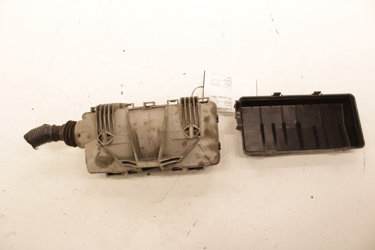 2012-2020 Isuzu NPR HD Fuse Relay Box 8-98113-687-0 OEM - Alshned Auto Parts