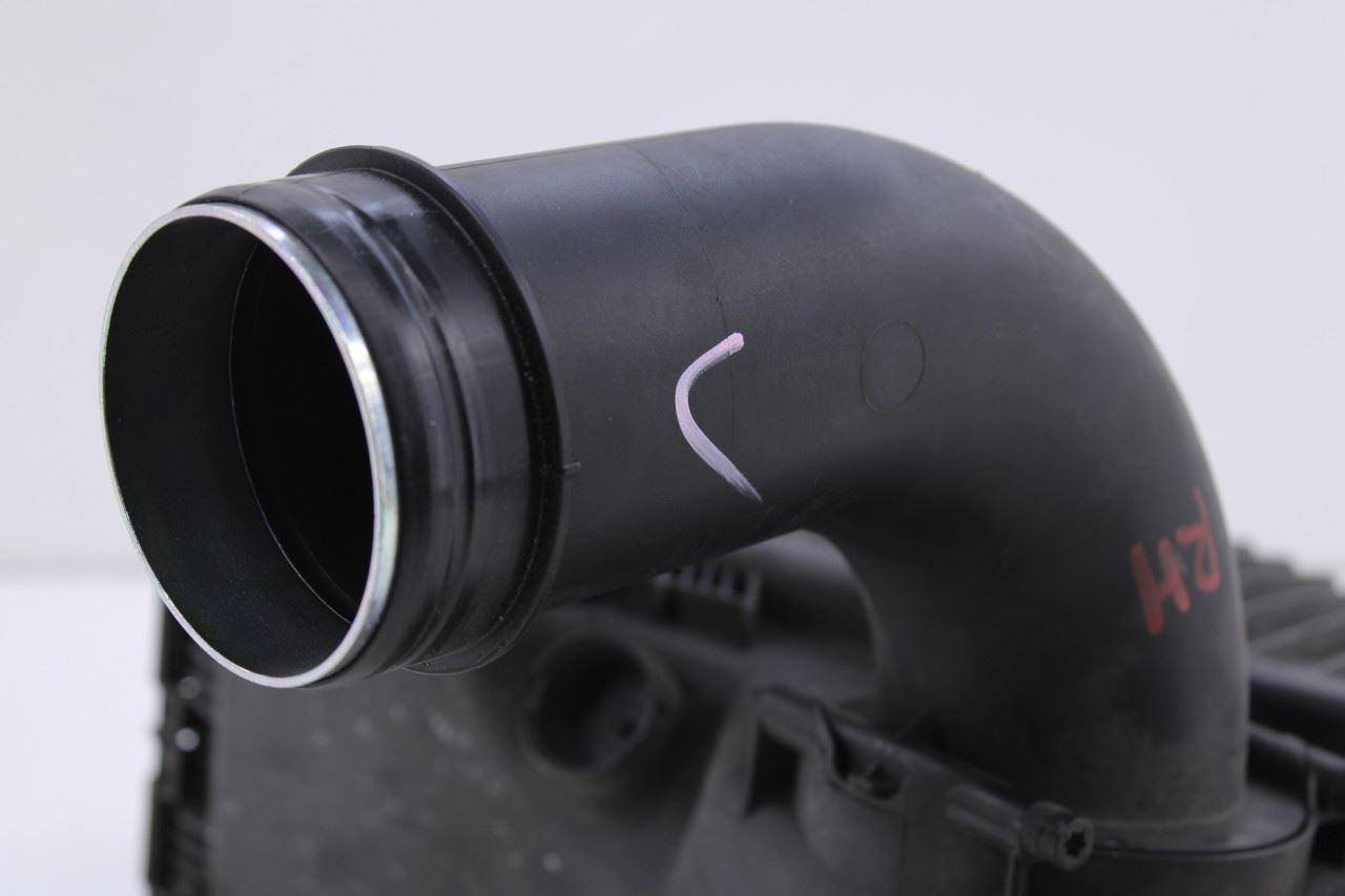 11-14 Porsche Cayenne S 4.8L AWD Passenger Right Side Air Intake Cleaner w/ Hose5