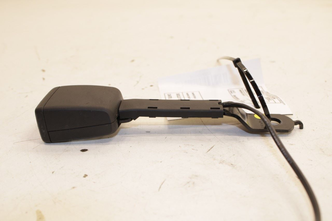 2018-20 Volkswagen Atlas S 3.6L AWD Front Passenger Right Side Seat Belt Buckle - Alshned Auto Parts