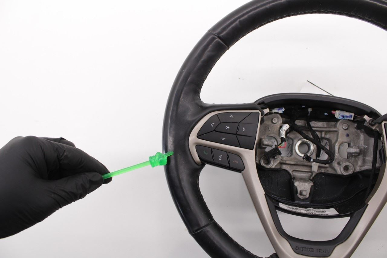 2014-22 Jeep Cherokee Limited 3.2L 4WD Steering Wheel Leather w/ Control Buttons - Alshned Auto Parts